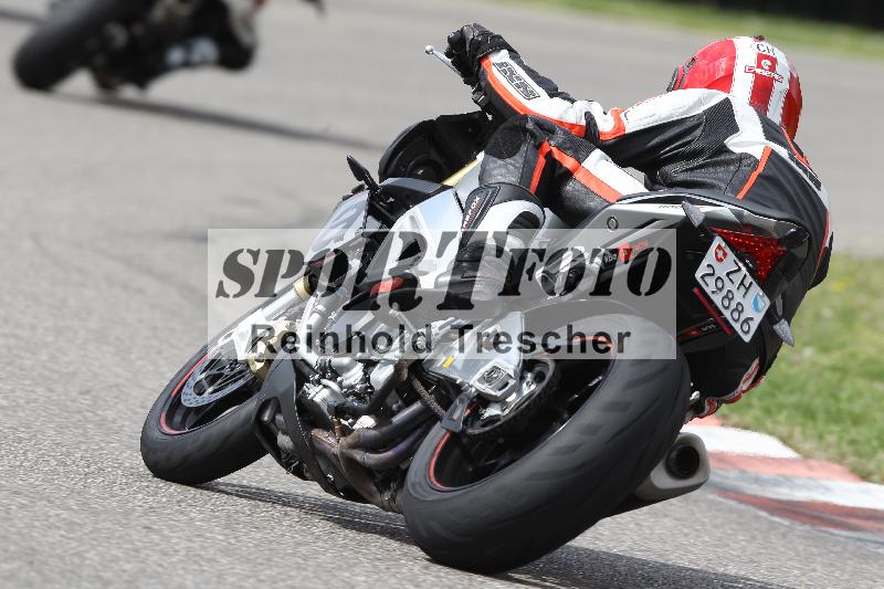 Archiv-2025/10 23.04.2025 Cornu Master School ADR/rot-rouge/24